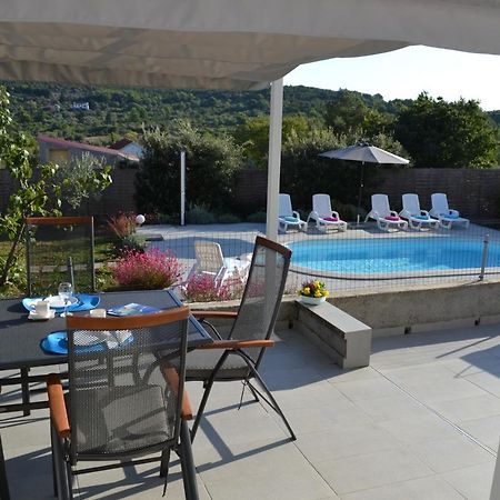 Holiday Home On Dugi Otok - Otok Brbinj Bagian luar foto
