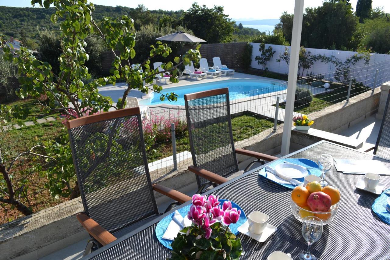 Holiday Home On Dugi Otok - Otok Brbinj Bagian luar foto