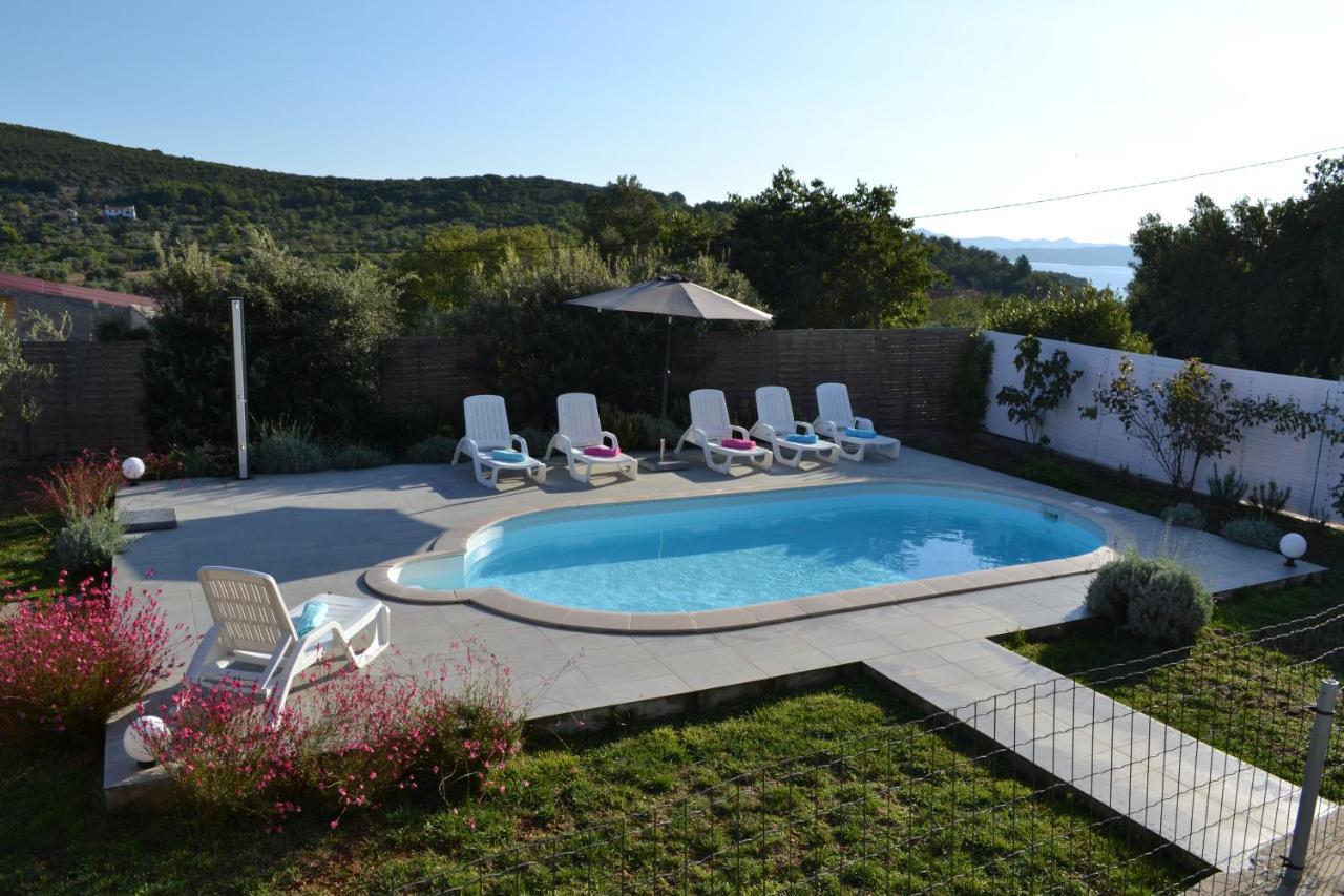 Holiday Home On Dugi Otok - Otok Brbinj Bagian luar foto
