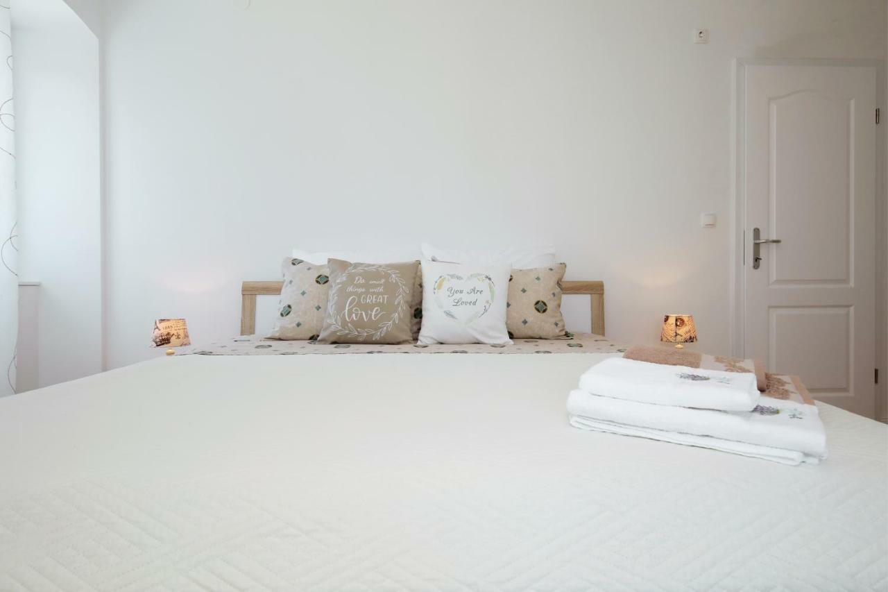 Holiday Home On Dugi Otok - Otok Brbinj Bagian luar foto